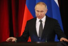 106834786 1612373047838 gettyimages 1203489592 putinpolice22 scaled